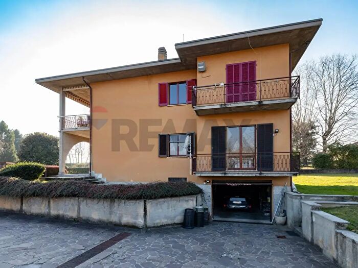 Case in Vendita e in Affitto - 3