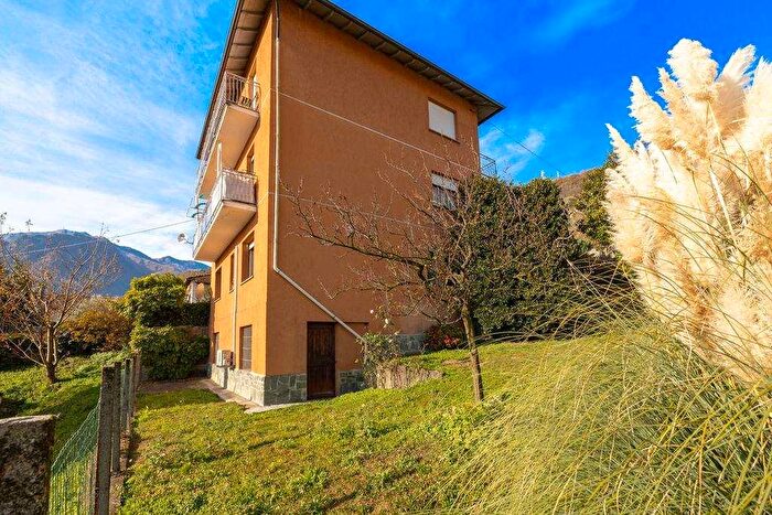 Appartamento con 5 locali in vendita in Gravedona ed Uniti