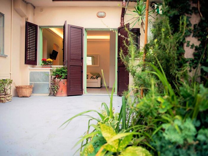 Appartamento bilocale in affitto in Via Vittorio Veneto, Centro, Forte dei Marmi