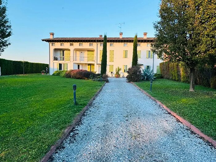 Casa con 5 locali in vendita in Via Strada Acquafredda, Castel Goffredo