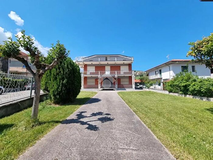 Appartamento quadrilocale in vendita in Via Nazionale, Castellalto