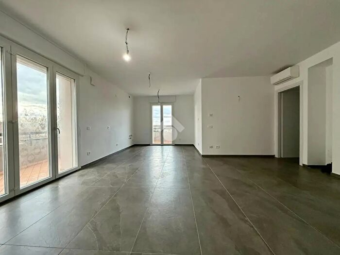 Appartamento quadrilocale in vendita in Via Emilia, Rimini