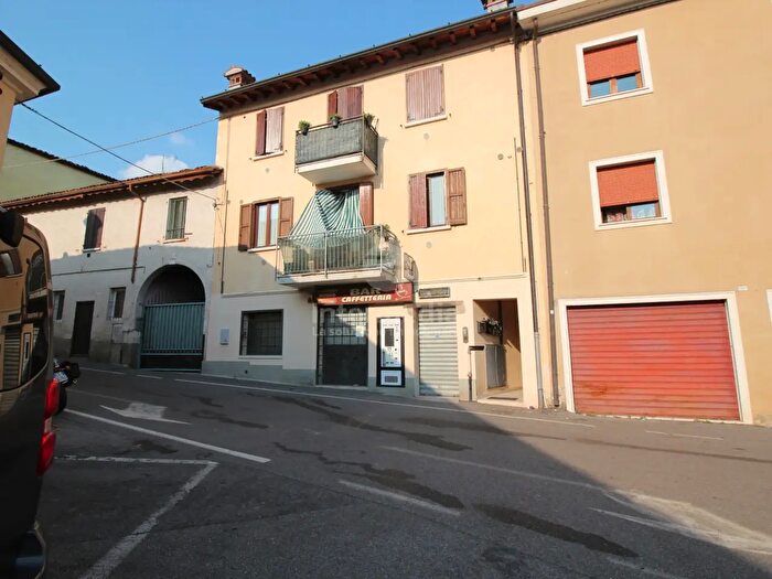 Appartamento bilocale in vendita in Piazza Mazzini, Capriano Del Colle