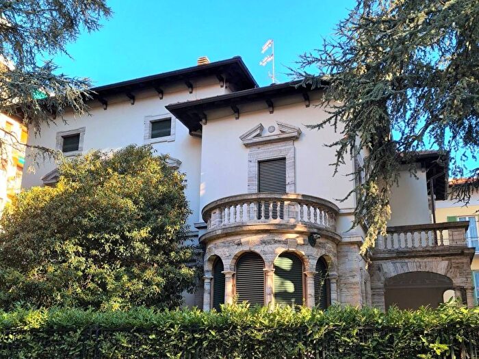 Appartamento bilocale in affitto in Via Saverio Mercadante, Centro, Varese