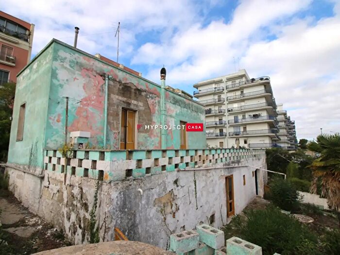 Casa con 7 locali in vendita in Via Alcide De Gasperi, Martina Franca