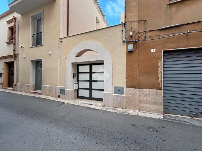 Appartamento trilocale in vendita in Via Falconara, Marsala