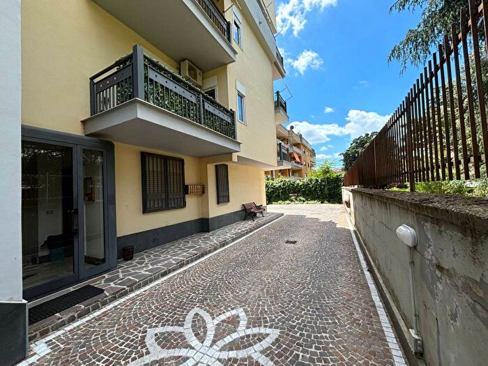 Appartamento bilocale in affitto in Via Arrigo Boito, Centurano, Caserta