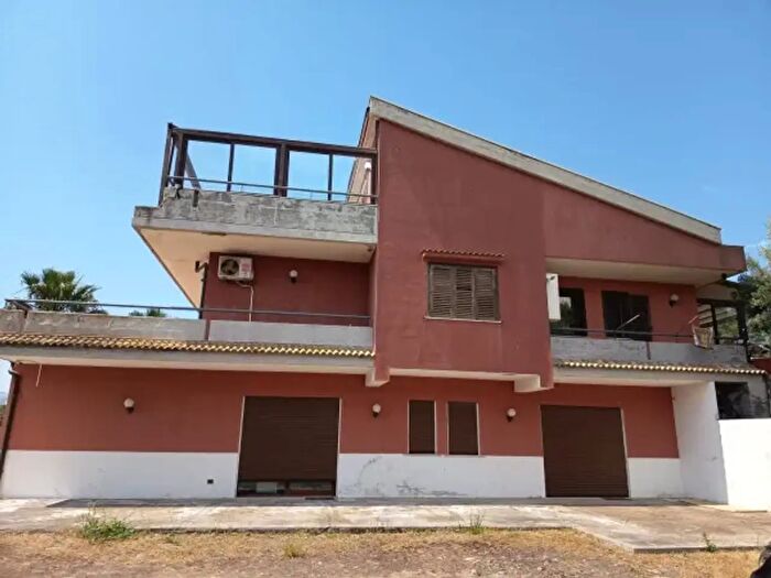 Casa con 6 locali in vendita in Lentini
