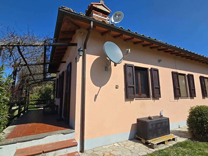 Appartamento trilocale in vendita in Via dei Mandorli, Panicale