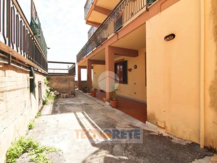 Appartamento con 5 locali in affitto in Via Circonvallazione, Monreale