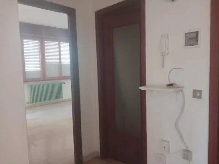 Appartamento quadrilocale in vendita in Viale Dante Alighieri, Piacenza