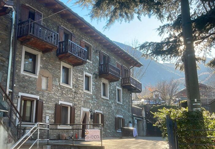 Appartamento trilocale in vendita in Località Chez Sapin, Fenis