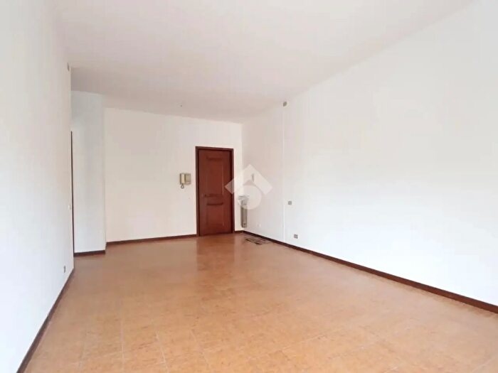 Appartamento trilocale in affitto in Via Maria Bensi, Alessandria