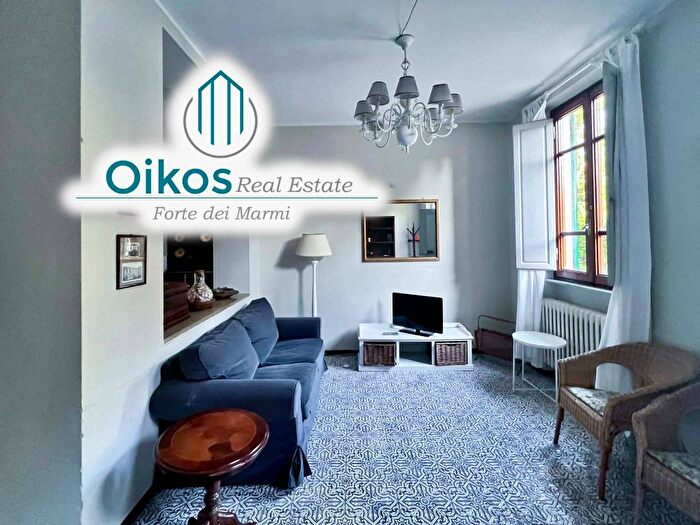 Casa con 6 locali in affitto in Viale Versilia, Pietrasanta