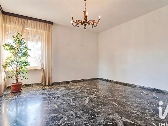 Appartamento con 7 locali in vendita in Via Benedetto Marcello, Bologna