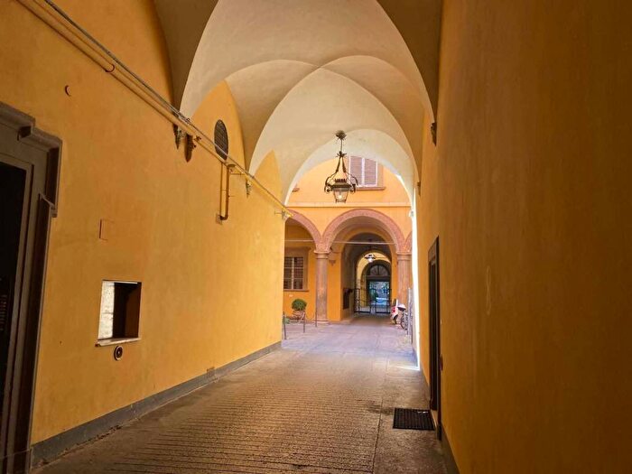 Appartamento bilocale in affitto in Strada Maggiore, Santo Stefano, Bologna