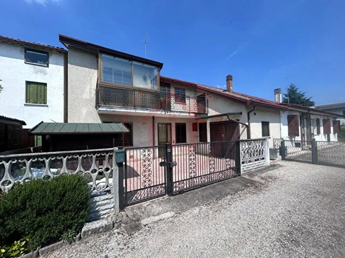 Casa quadrilocale in vendita in Via Guglielmo Marconi, Grantorto