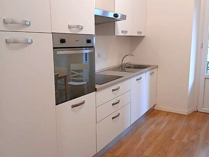 Appartamento trilocale in affitto in Via Rezia, Cadore, Milano