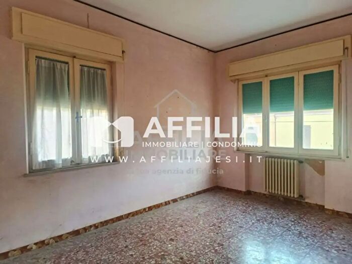 Appartamento con 5 locali in vendita in Via Cupetta, Jesi