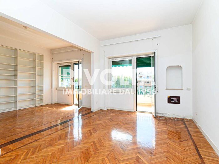 Appartamento trilocale in affitto in Via Bolsena, Ponte Milvio, Roma