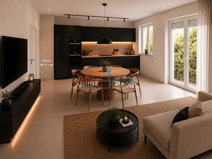Appartamento trilocale in vendita in Via delle Pinete, Carrara