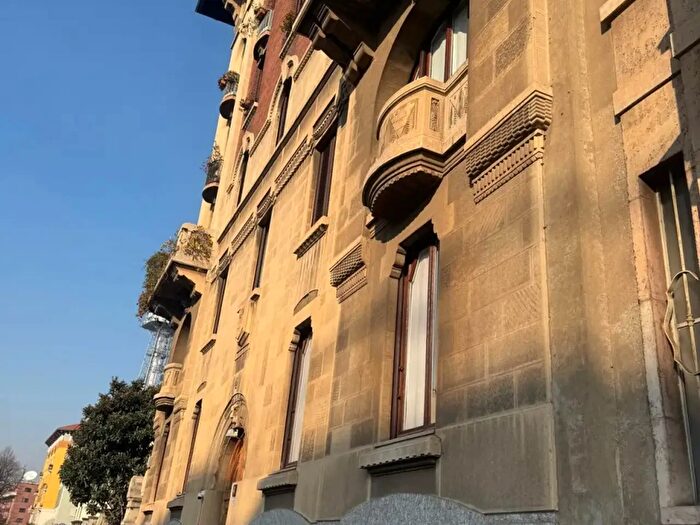 Appartamento bilocale in vendita in Via Eupili, Milano