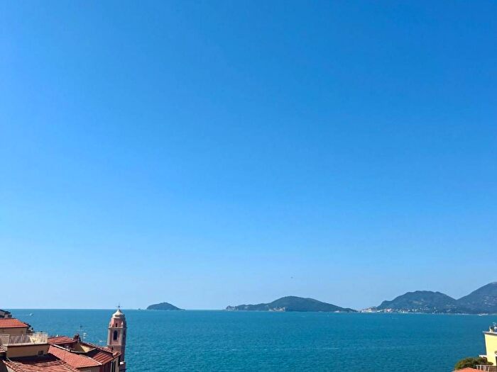 Appartamento quadrilocale in affitto in Via Fiascherino, La Serra Tellaro, Lerici