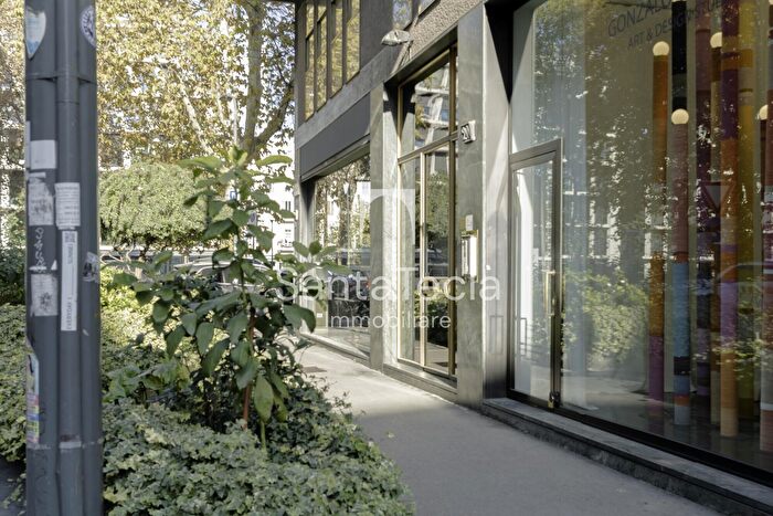 Appartamento trilocale in vendita in Varese, Milano