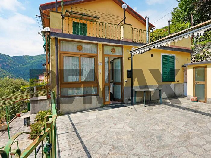 Casa con 5 locali in vendita in Via Serro, Avegno
