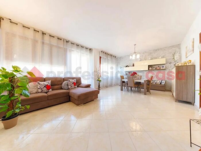 Appartamento con 5 locali in vendita in Livorno