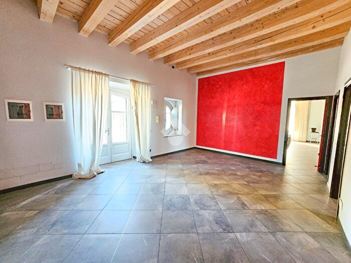 Appartamento quadrilocale in vendita in Via Giuseppe Garibaldi, Frugarolo