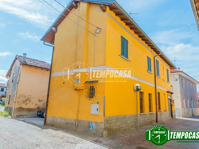 Appartamento trilocale in vendita in Via San Carlo, Bubbiano