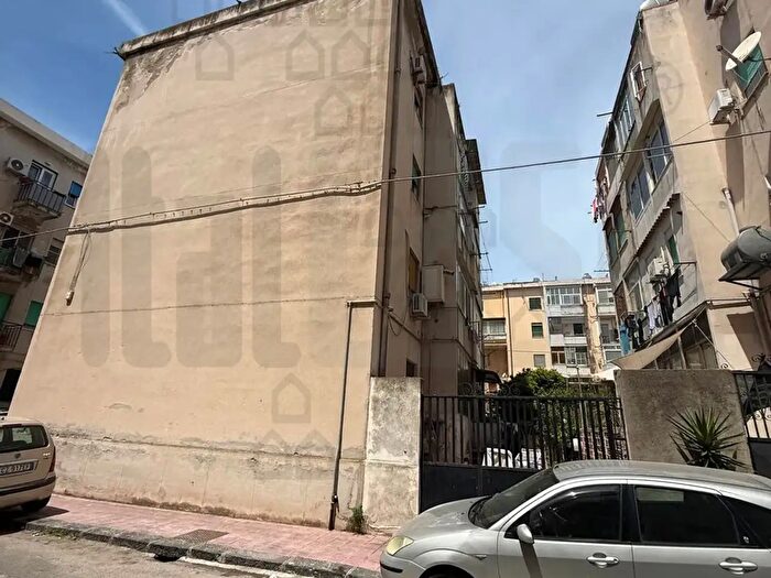 Appartamento trilocale in vendita in Via Carmelo Allegra, Messina