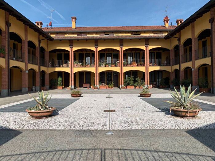 Appartamento trilocale in affitto in Cascina Sala, Centro, Giussano