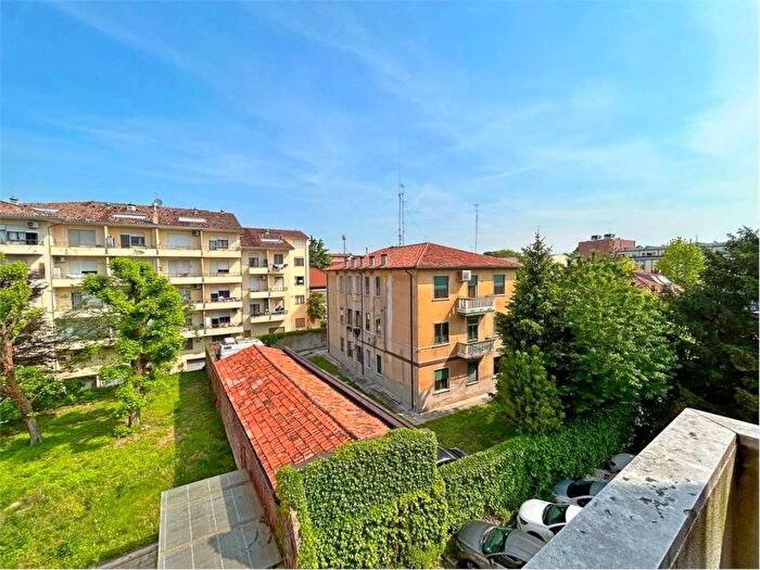 Appartamento monolocale in affitto in VIA S MASSIMO, Portello Ospedali, Padova
