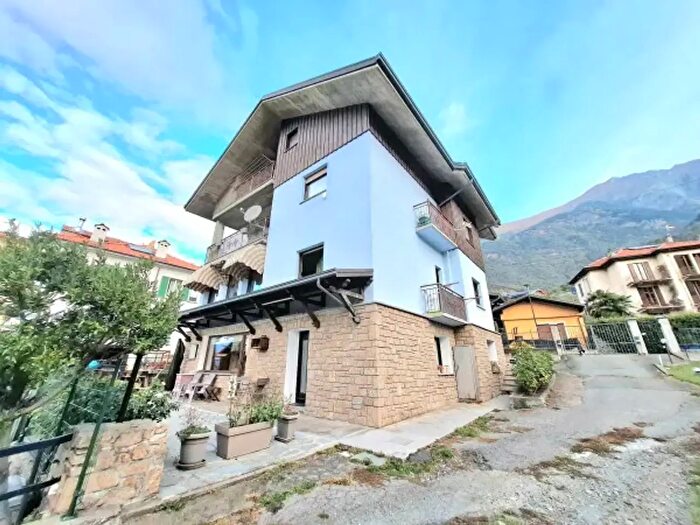 Appartamento trilocale in vendita in Viale Novembre, Saint Vincent