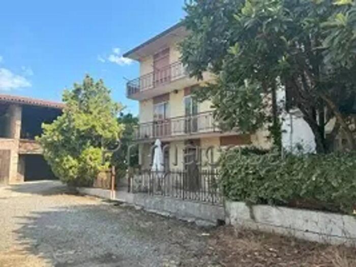 Casa con 5 locali in vendita in Via, Ronca