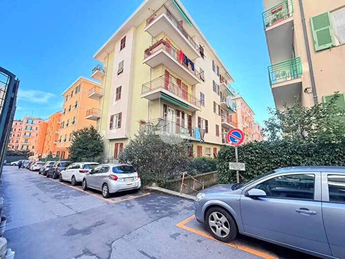 Appartamento con 5 locali in vendita in Via Galliano, Genova