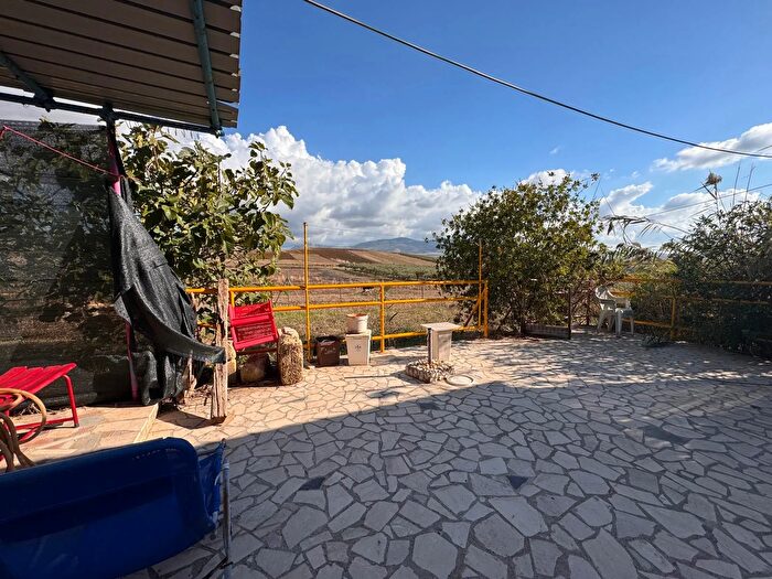 Casa bilocale in vendita in Via Giovanni Guitta, Erice