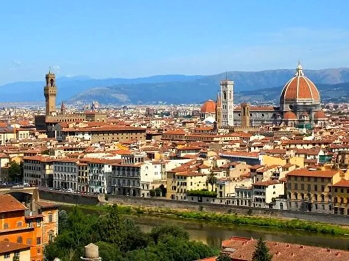 Appartamento con 8 locali in vendita in Firenze