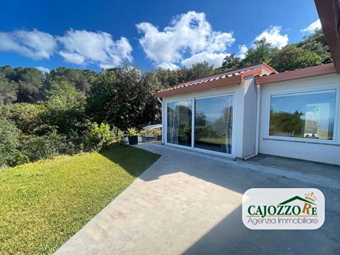 Casa con 5 locali in affitto in Strada Ferla, Cefalù