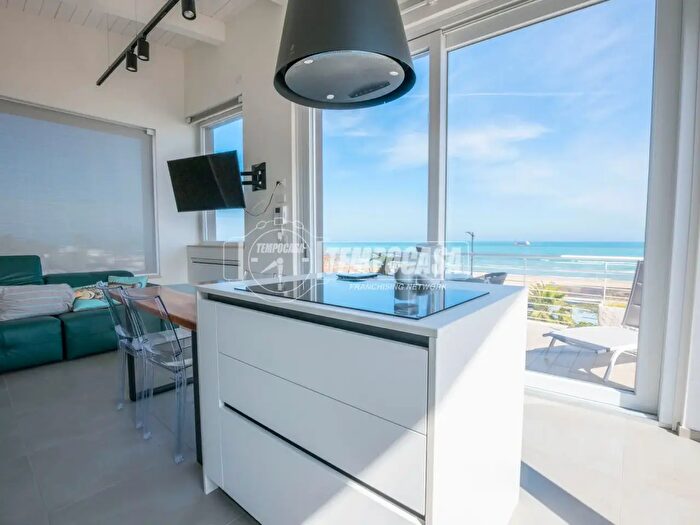 Appartamento bilocale in vendita in Lungomare Alcide De Gasperi, Grottammare