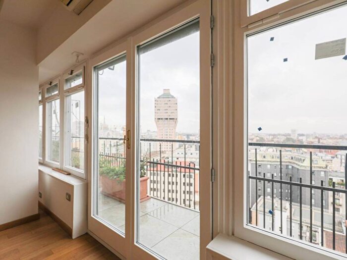 Appartamento con 6 locali in affitto in Corso Italia, Missori, Milano