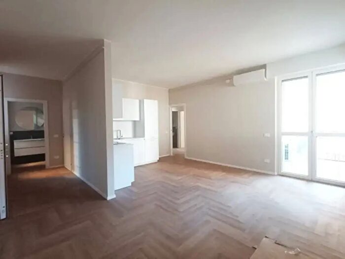 Appartamento quadrilocale in affitto in Via Achille Maiocchi, Milano