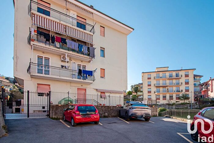 Appartamento con 5 locali in vendita in Via Cassissa, SantOlcese