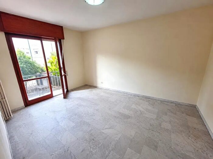 Appartamento trilocale in affitto in Via Gabriele Jannelli, Napoli