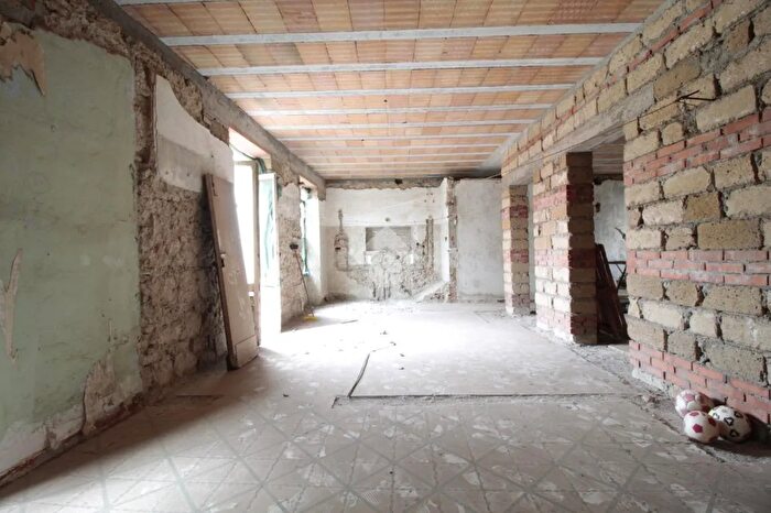 Appartamento quadrilocale in vendita in Via Enrico Lilli, Canino