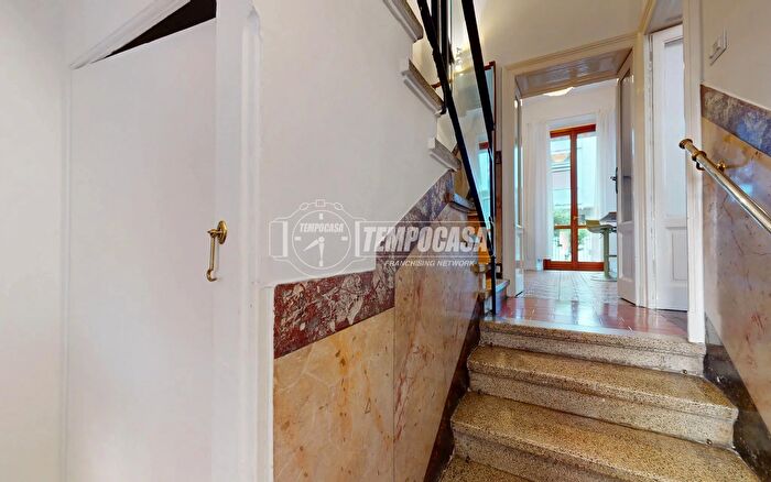 Casa con 5 locali in affitto in Via Brighenti, Milano