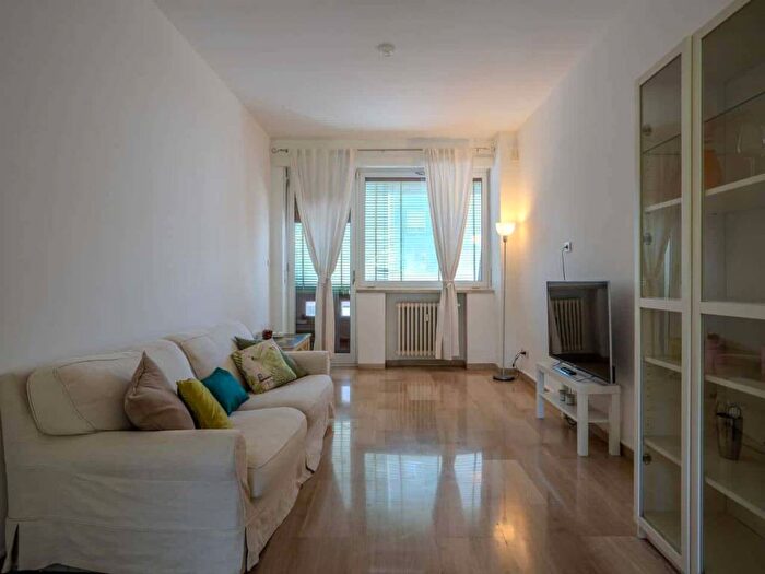 Appartamento trilocale in affitto in Via Bergamo, Montenero, Milano