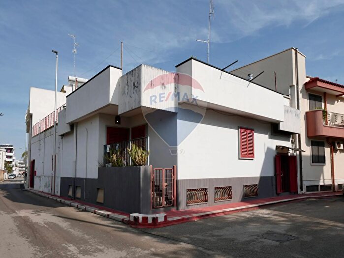 Casa quadrilocale in vendita in Via Salvemini, Modugno